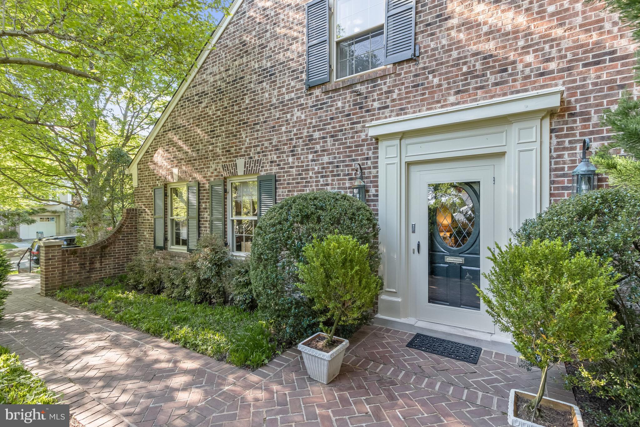 Welcome to 4423 Boxwood Rd!
