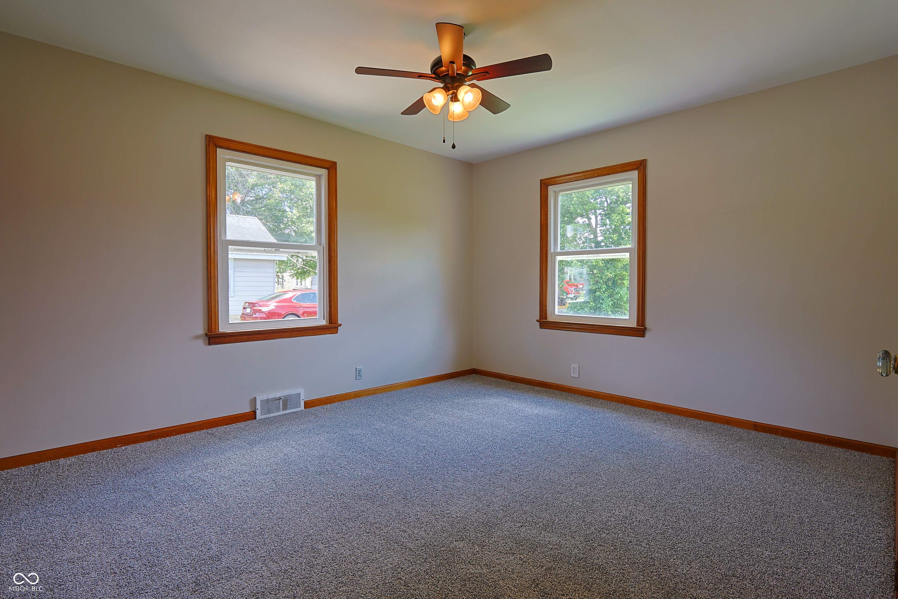 2341 Indiana Avenue Columbus, IN 47201 - Photo 20 of 35