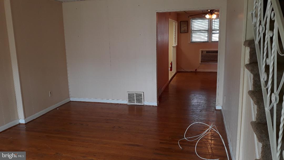 2028 Heather Road Folcroft, PA 19032 - Photo 5 of 33