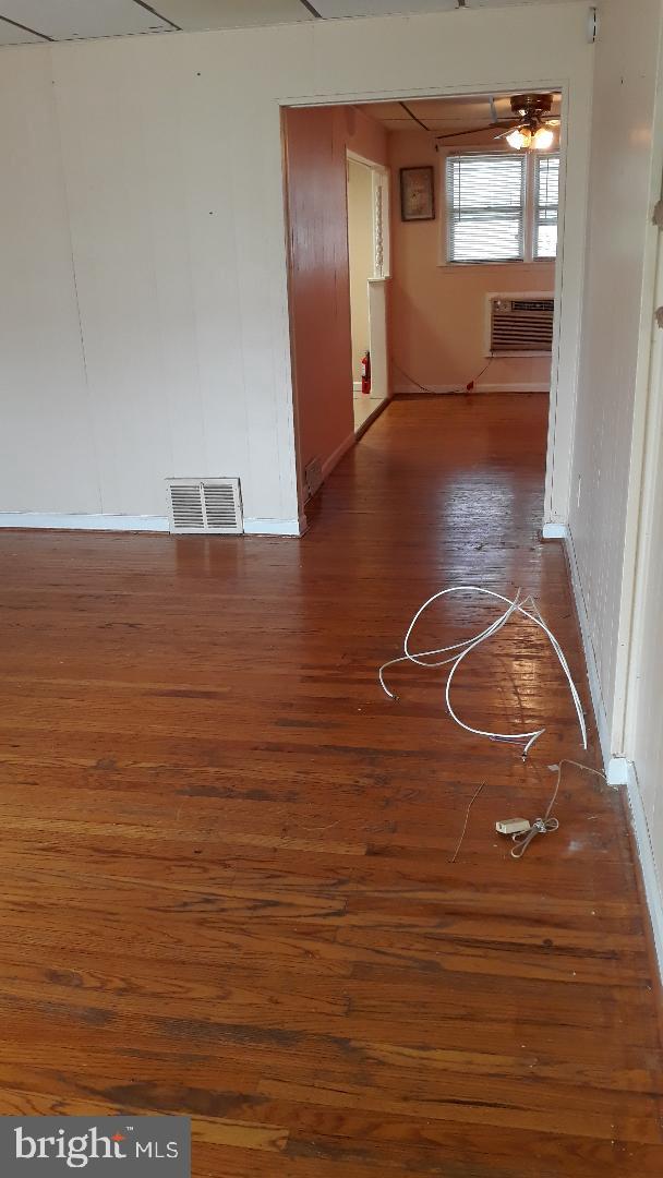 2028 Heather Road Folcroft, PA 19032 - Photo 6 of 33
