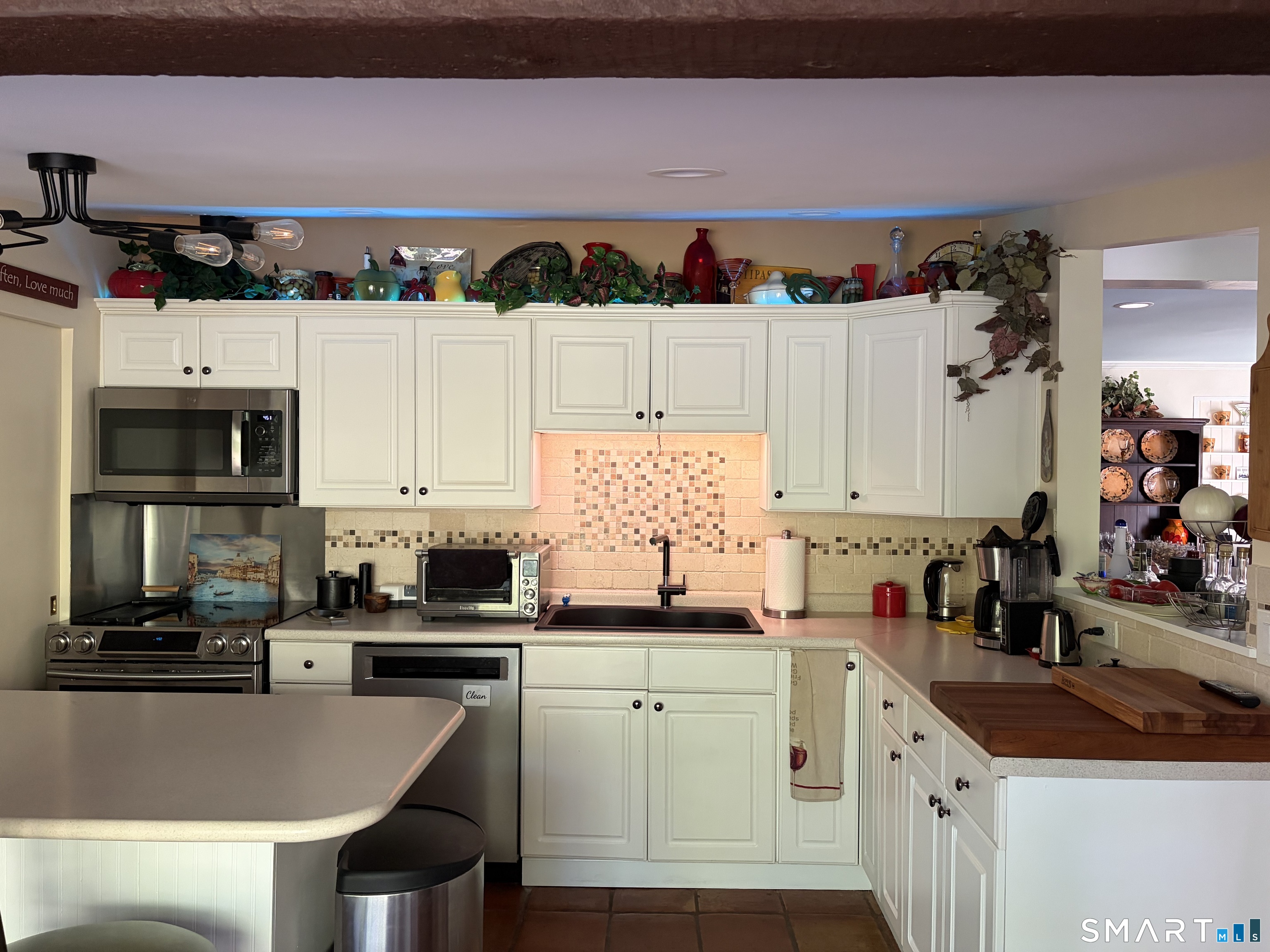 39 Cottage Street Monroe, CT 06468 - Photo 4 of 28