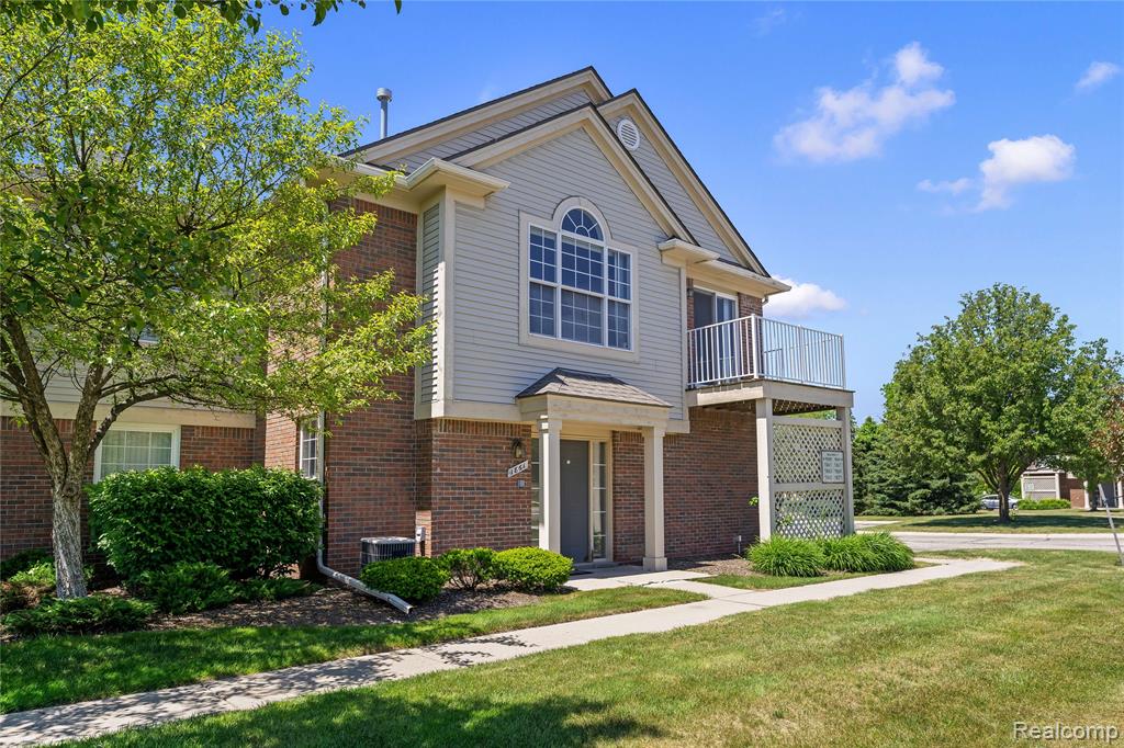 1861 Flagstone Circle Rochester, MI 48307 - Photo 2 of 21