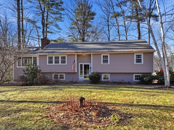 $559,000 | 37 Woodlawn Drive, Sturbridge, MA 01566