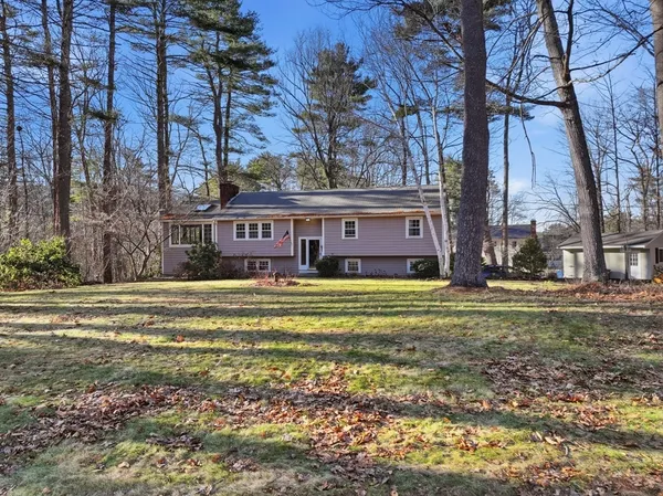 $559,000 | 37 Woodlawn Drive, Sturbridge, MA 01566