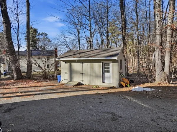 $559,000 | 37 Woodlawn Drive, Sturbridge, MA 01566