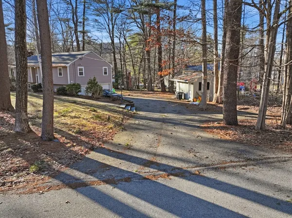 $559,000 | 37 Woodlawn Drive, Sturbridge, MA 01566