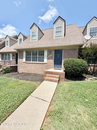 $299,900 | 2026 Cochran Place, Maryville, TN 37803