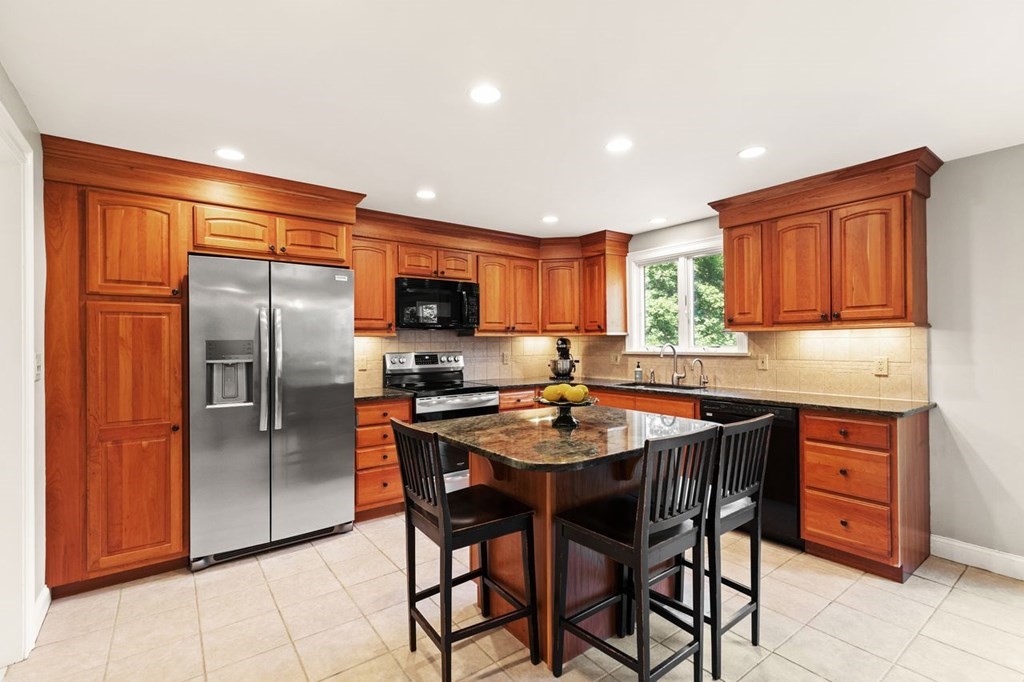 49 Homestead Road Lynnfield, MA 01940 - Photo 13 of 43 Gallery Image 13