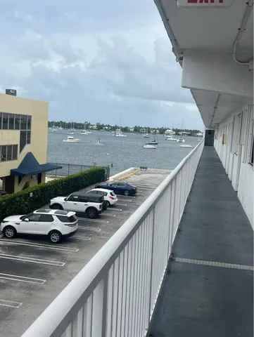 $1,850 | 4500 North Flagler Drive, Unit A20, West Palm Beach, FL 33407