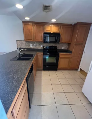 $1,850 | 4500 North Flagler Drive, Unit A20, West Palm Beach, FL 33407