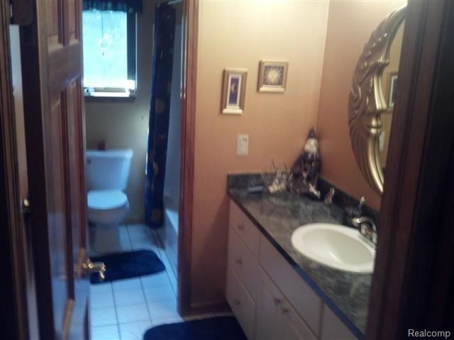 23903 Chapman Road Macomb, MI 48042 - Photo 18 of 21 C17 (Small).JPG