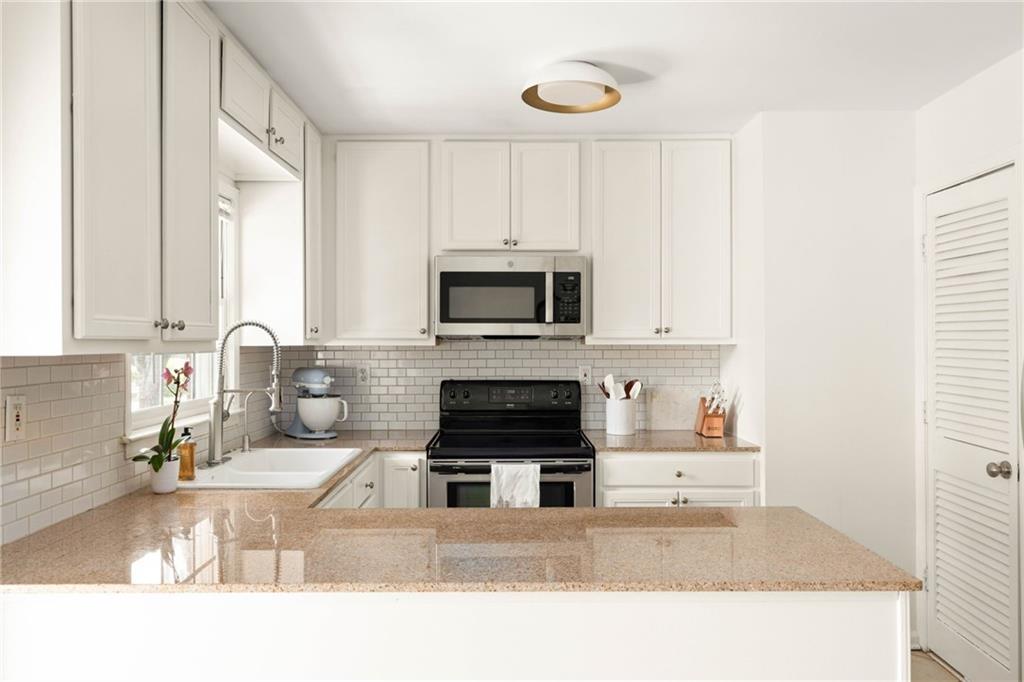 1101 Collier Road Northwest, Unit R4 Atlanta, GA 30318 - Photo 10 of 26 Gallery Image 10