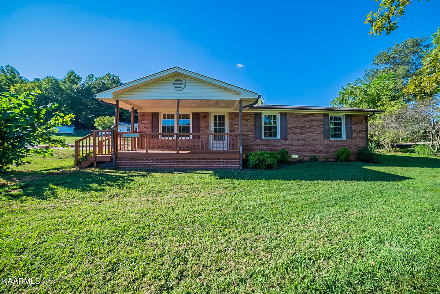 1033 Old Dutch Valley Road Clinton, TN 37716 - Photo 1 of 21 listing_0