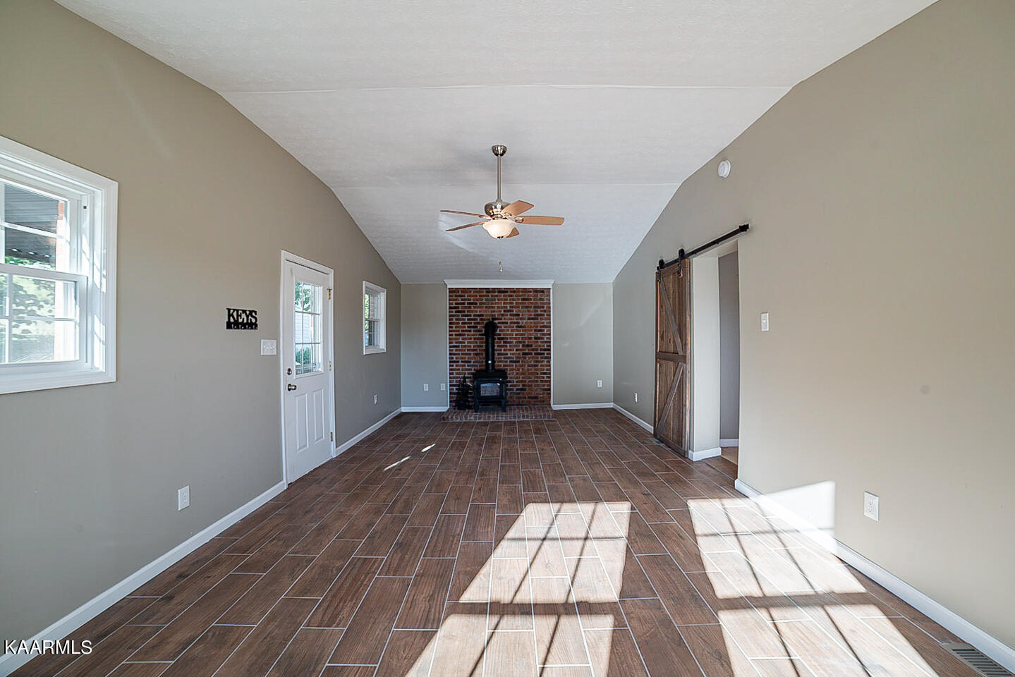 1033 Old Dutch Valley Road Clinton, TN 37716 - Photo 5 of 21 listing_2