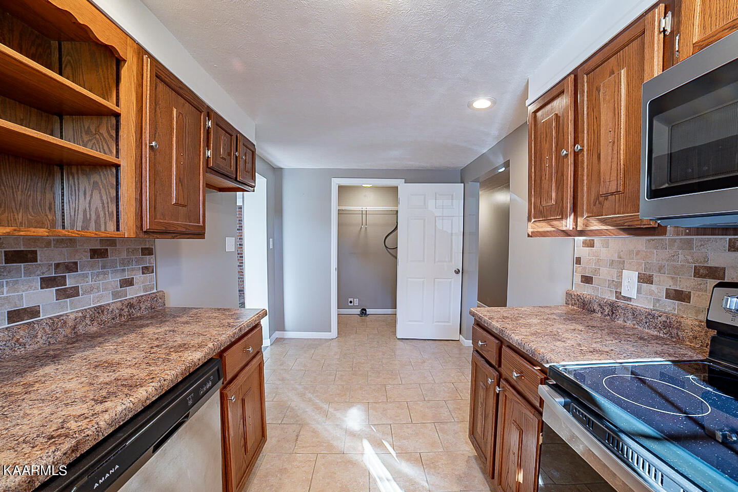 1033 Old Dutch Valley Road Clinton, TN 37716 - Photo 8 of 21 listing_5
