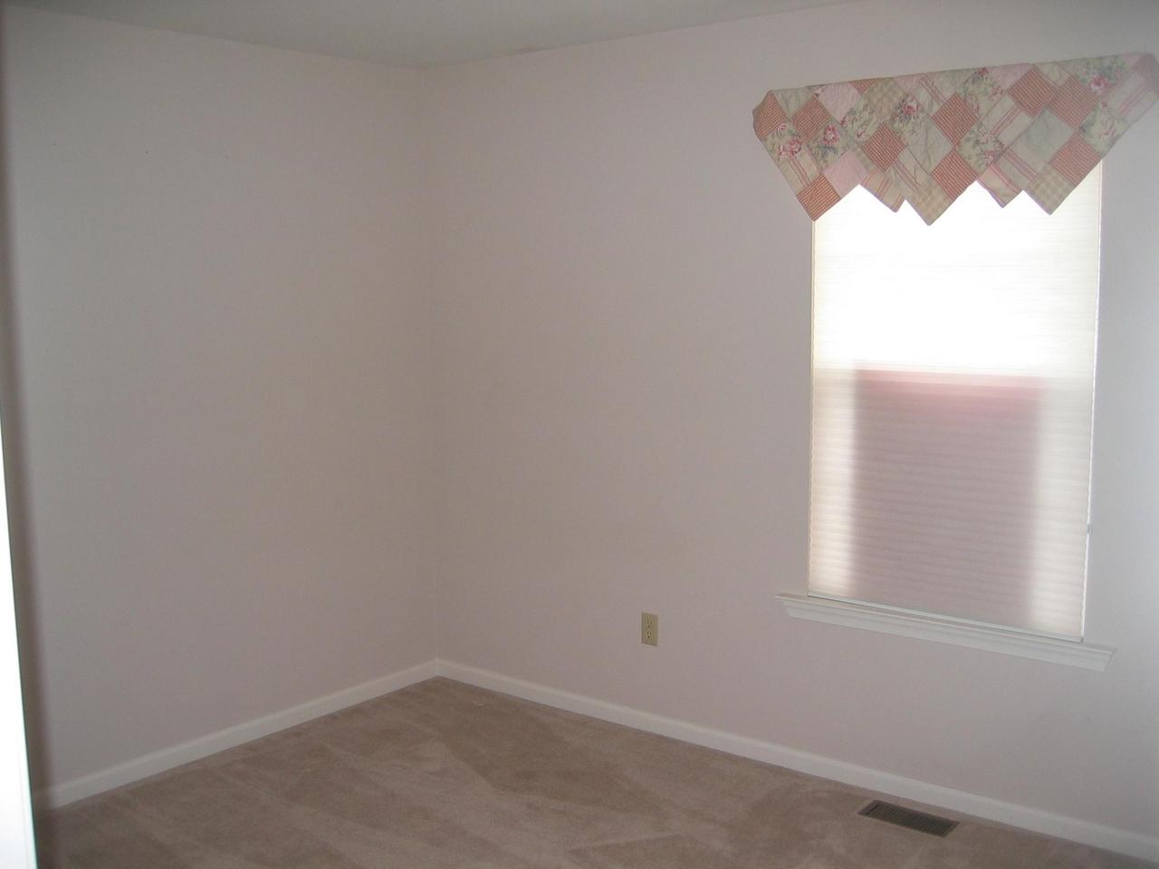 54 C Lower Ridgeview Circle Bartonsville, PA 18321 - Photo 12 of 15 Bedroom 3 w/ Custom Window Treatments