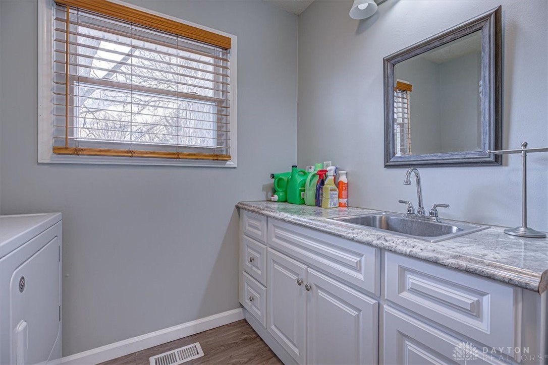 10879 Putnam Road Englewood, OH 45322 - Photo 16 of 53 Gallery Image 16