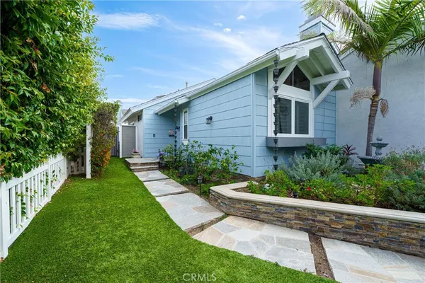 $1,200,000 | 20 Wintermist, Irvine, CA 92614