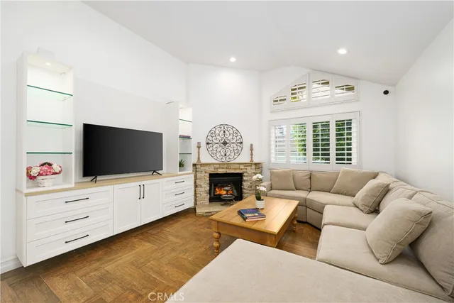 $1,200,000 | 20 Wintermist, Irvine, CA 92614