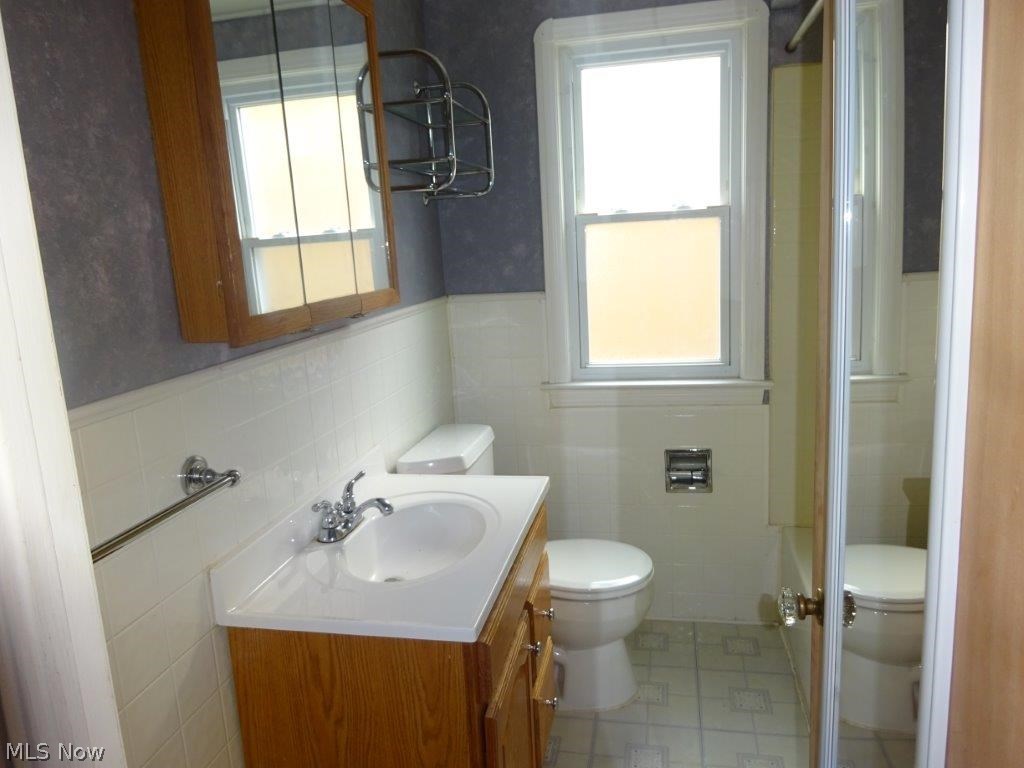 6391 Monmouth Road Parma, OH 44129 - Photo 7 of 10