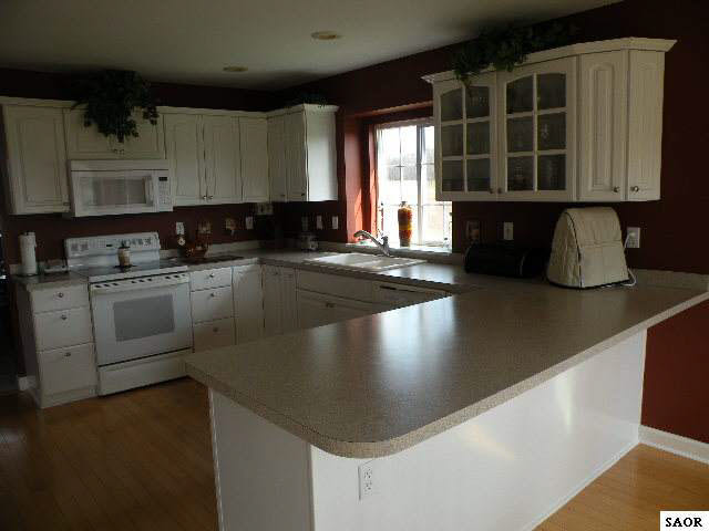 4168 Waugh Road Owosso, MI 48867 - Photo 4 of 9 46909-3.JPG