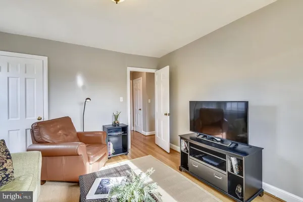 $4,500 | 1727 Oakcrest Drive, Alexandria, VA 22302