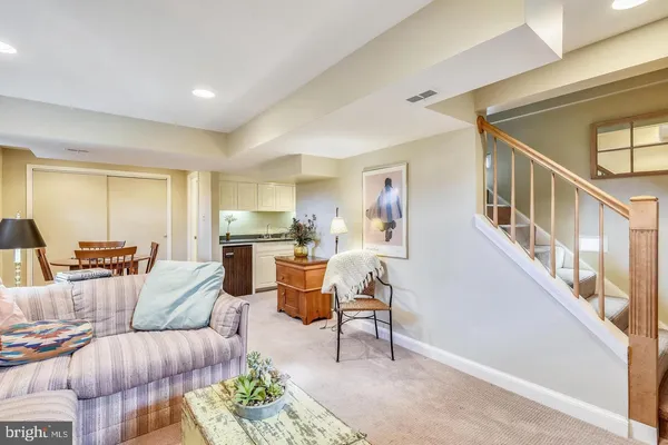 $4,500 | 1727 Oakcrest Drive, Alexandria, VA 22302