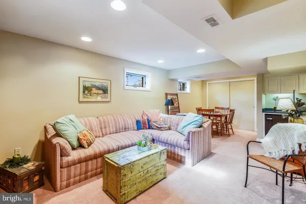 $4,500 | 1727 Oakcrest Drive, Alexandria, VA 22302