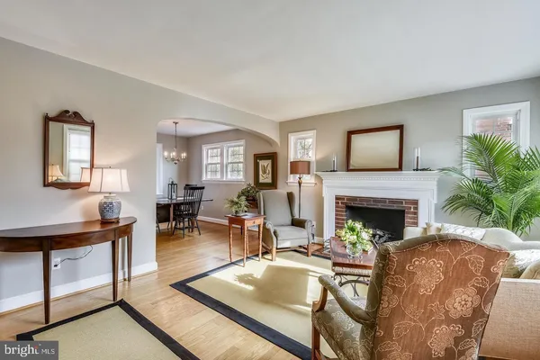 $4,500 | 1727 Oakcrest Drive, Alexandria, VA 22302