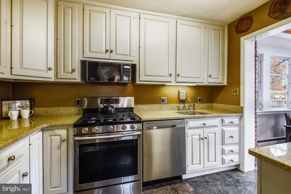 $4,500 | 1727 Oakcrest Drive, Alexandria, VA 22302