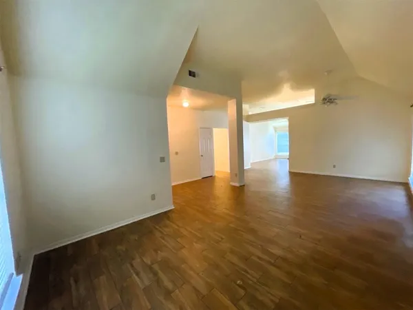 $2,225 | 107 South Village Knoll Circle, The Woodlands, TX 77381