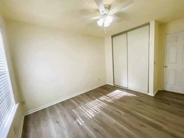 $2,225 | 107 South Village Knoll Circle, The Woodlands, TX 77381