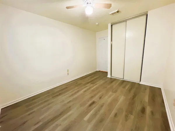 $2,225 | 107 South Village Knoll Circle, The Woodlands, TX 77381