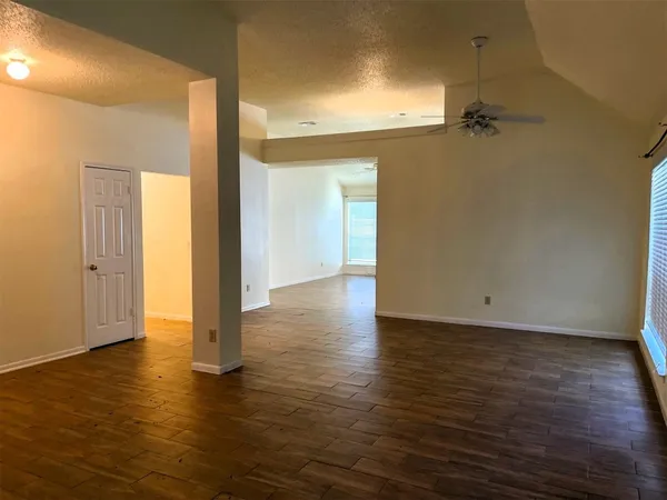 $2,225 | 107 South Village Knoll Circle, The Woodlands, TX 77381