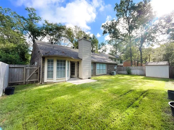 $2,225 | 107 South Village Knoll Circle, The Woodlands, TX 77381