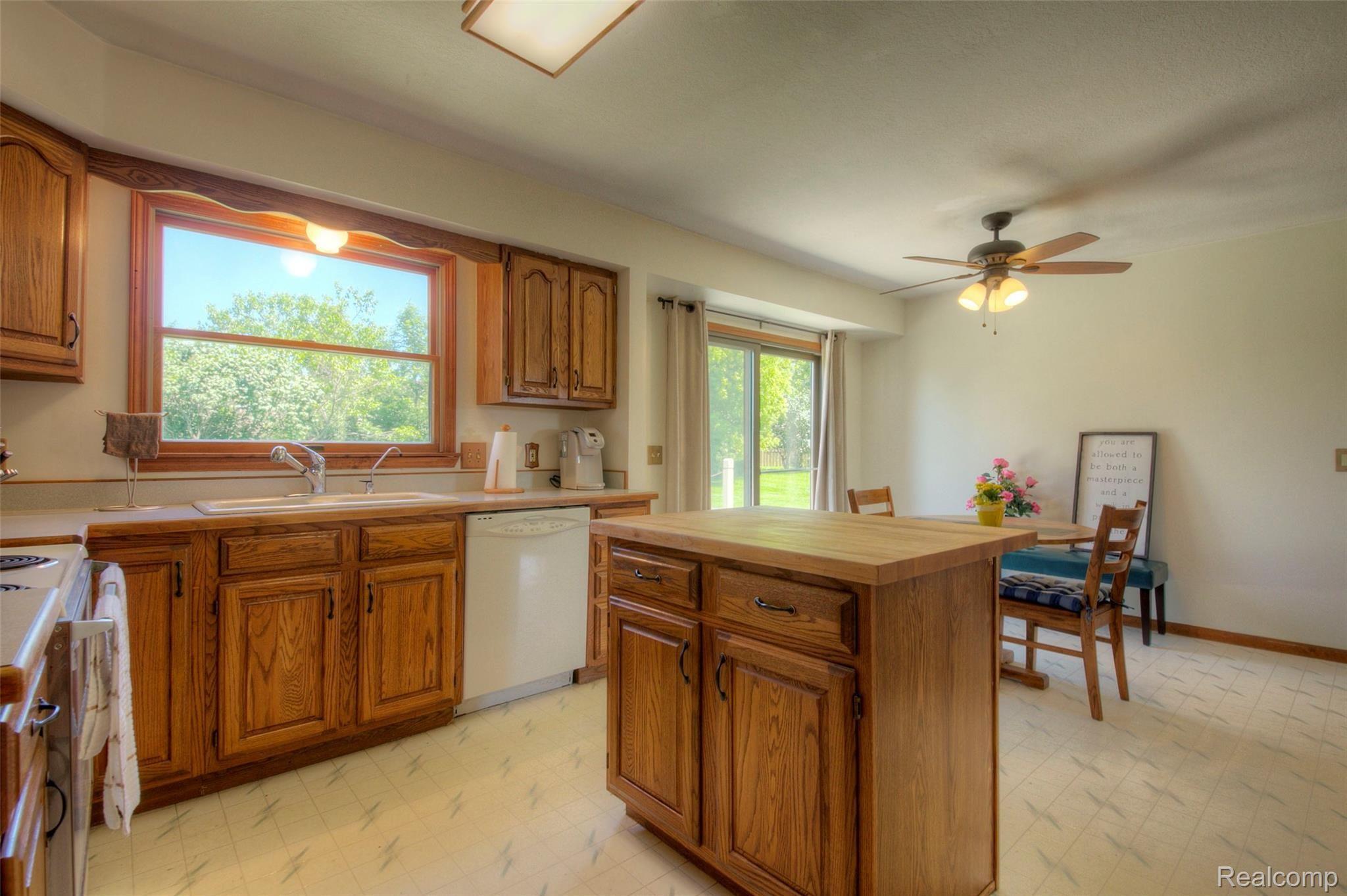 1210 Shell Street Fenton, MI 48430 - Photo 8 of 38 island workspace.jpg