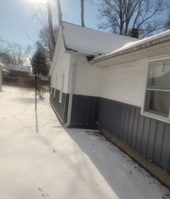 415 Thompson Street Ottawa, IL 61350 - Photo 4 of 10