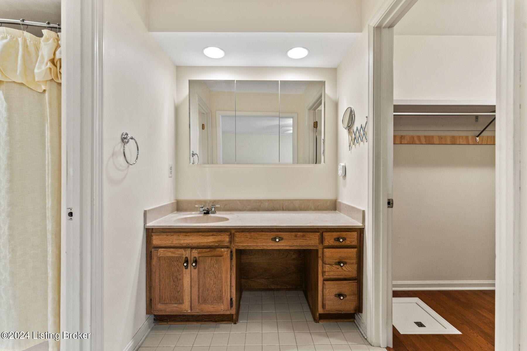 2625 Lexington Road Louisville, KY 40206 - Photo 24 of 41 photo_online_019