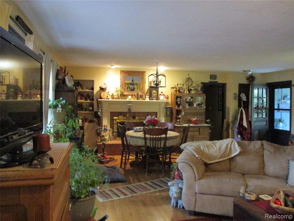 8475 Fletcher Road Grand Blanc, MI 48439 - Photo 8 of 20