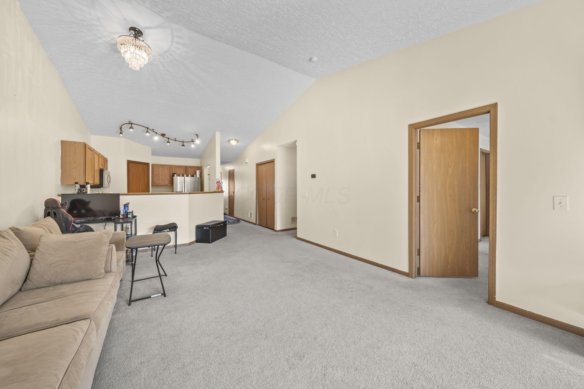 1521 October Ridge Court Columbus, OH 43223 - Photo 22 of 64 22-web-or-mls-DSC09653
