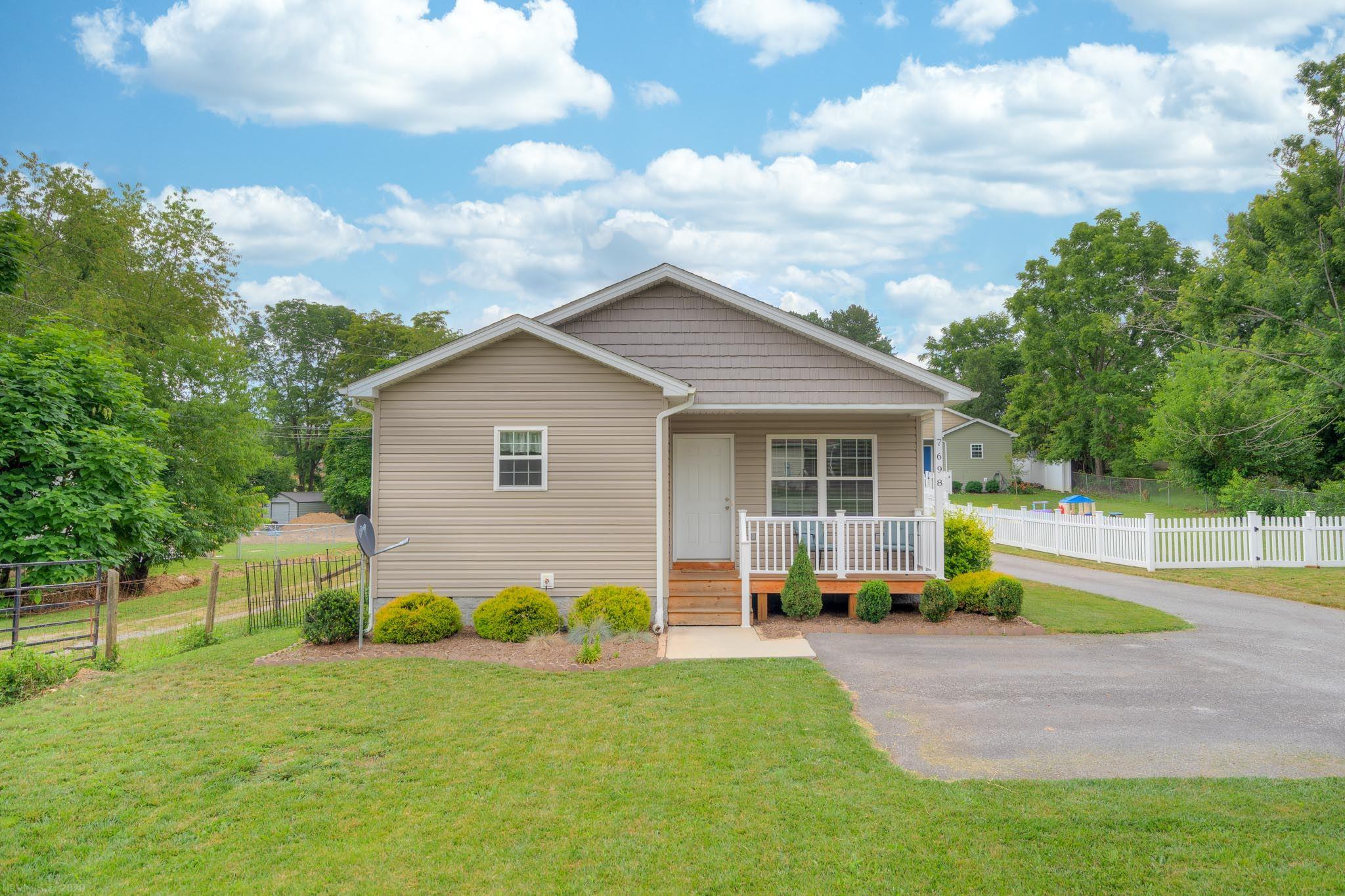7698 Brooklyn Road Radford, VA 24141 - Photo 1 of 27 Gallery Image 1
