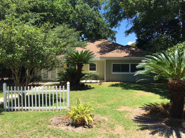 359 Gaston Avenue Fairhope, AL 36532 - Photo 3 of 6