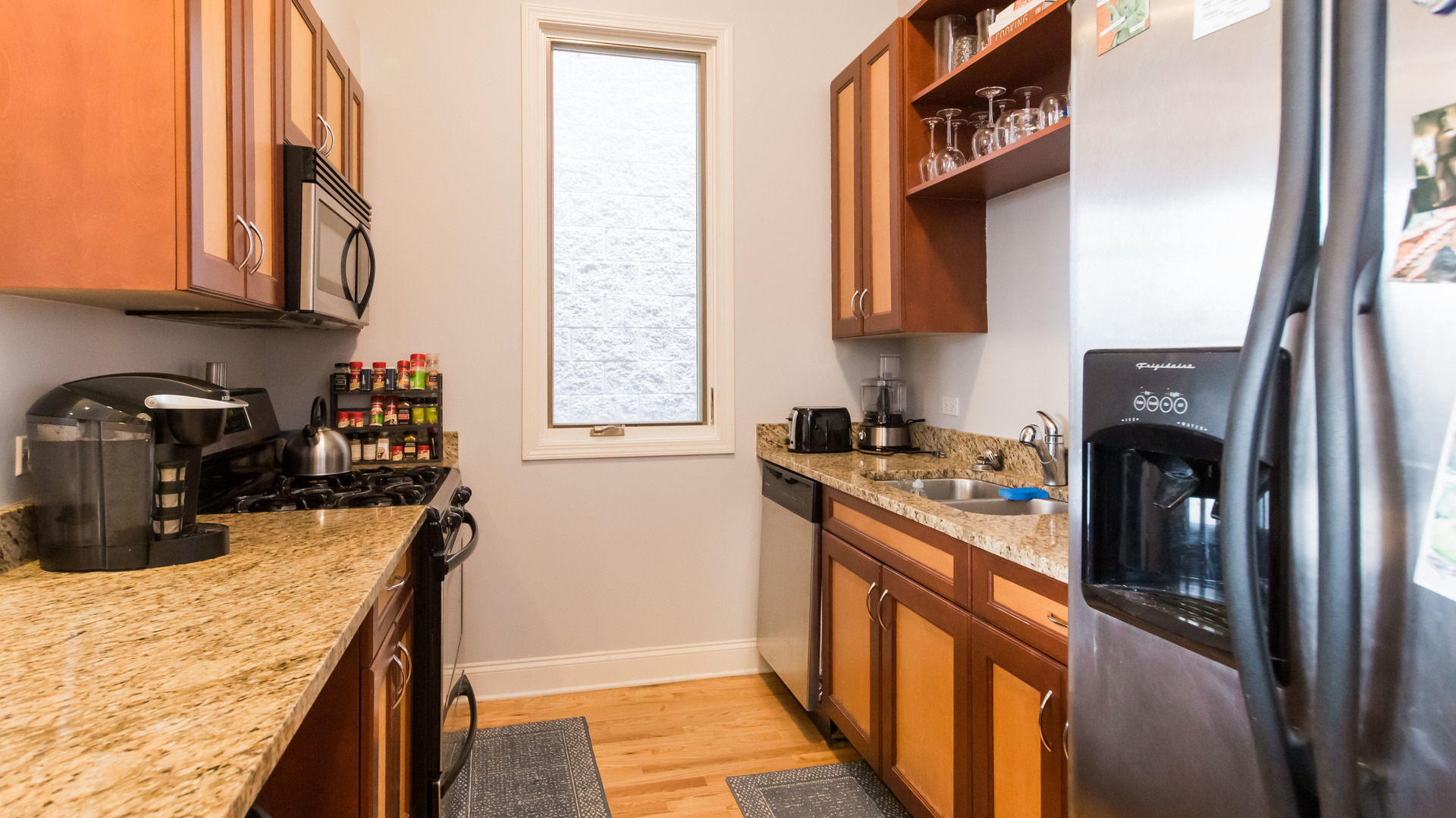 1133 West Addison Street Chicago, IL 60613 - Photo 10 of 42