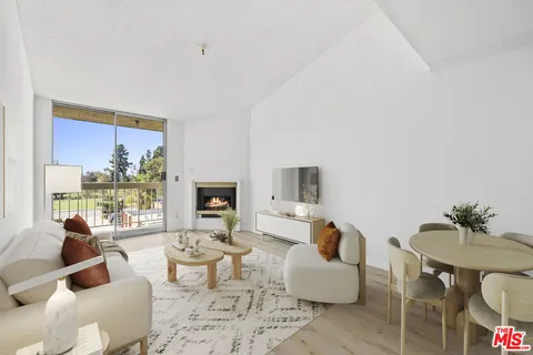 $369,000 | 5143 Bakman Avenue, Unit 406, North Hollywood, CA 91601