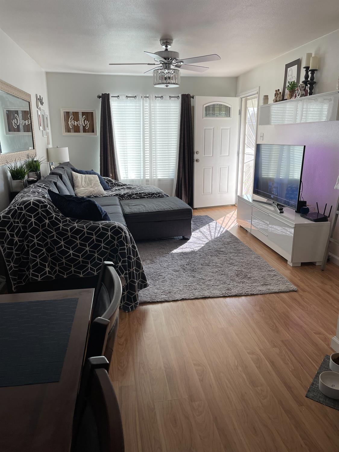 204 East Myrtle Avenue Reedley, CA 93654 - Photo 2 of 11 Gallery Image 2