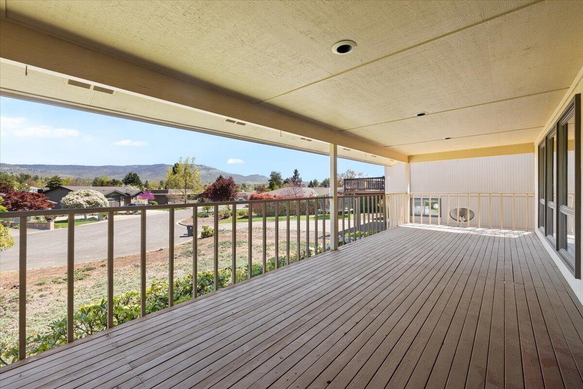 53 South Foothill Road Medford, OR 97504 - Photo 25 of 28 24-CI_2469
