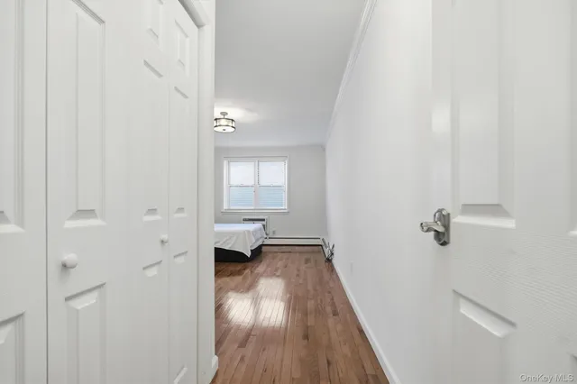 $675,000 | 25 Chapel Place, Unit 1B, Great Neck, NY 11021