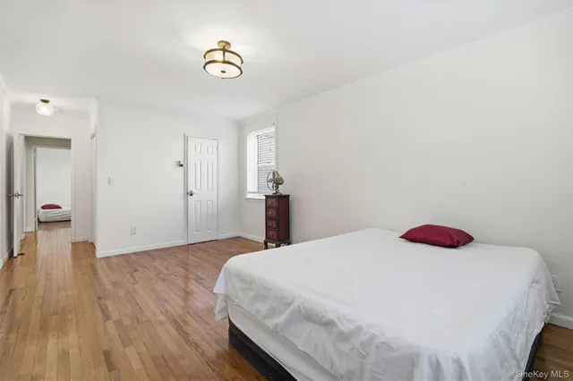 $675,000 | 25 Chapel Place, Unit 1B, Great Neck, NY 11021