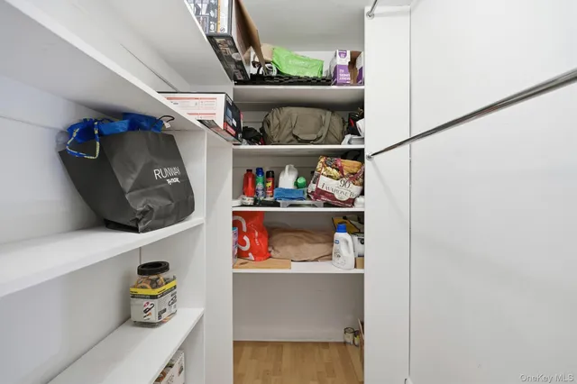 $675,000 | 25 Chapel Place, Unit 1B, Great Neck, NY 11021