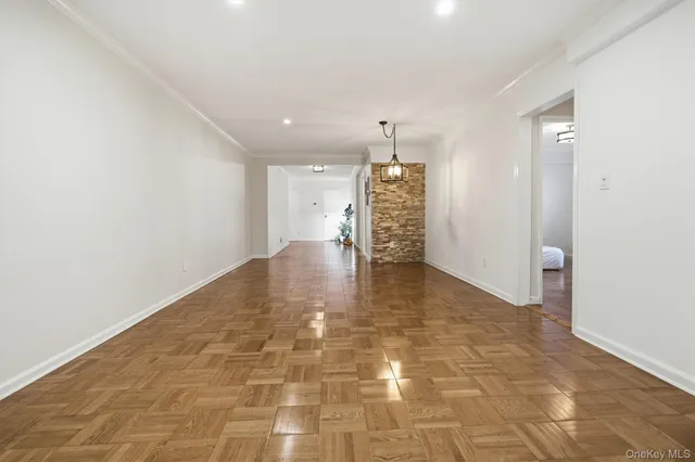 $675,000 | 25 Chapel Place, Unit 1B, Great Neck, NY 11021